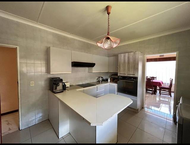 4 BEDROOM HOUSE FOR SALE IN SELCOURT